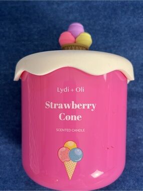 NWT!!! Lydi + Oli Strawberry Cone Scented Candle.Pink w/silicone top & topper!